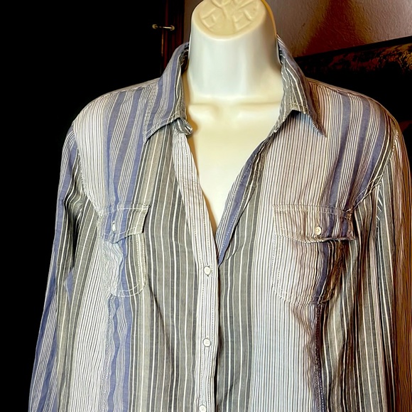 Tommy Hilfiger Women's Blue/Periwinkle Striped Long Sleeve Button-Up Shirt XL - Picture 3 of 12